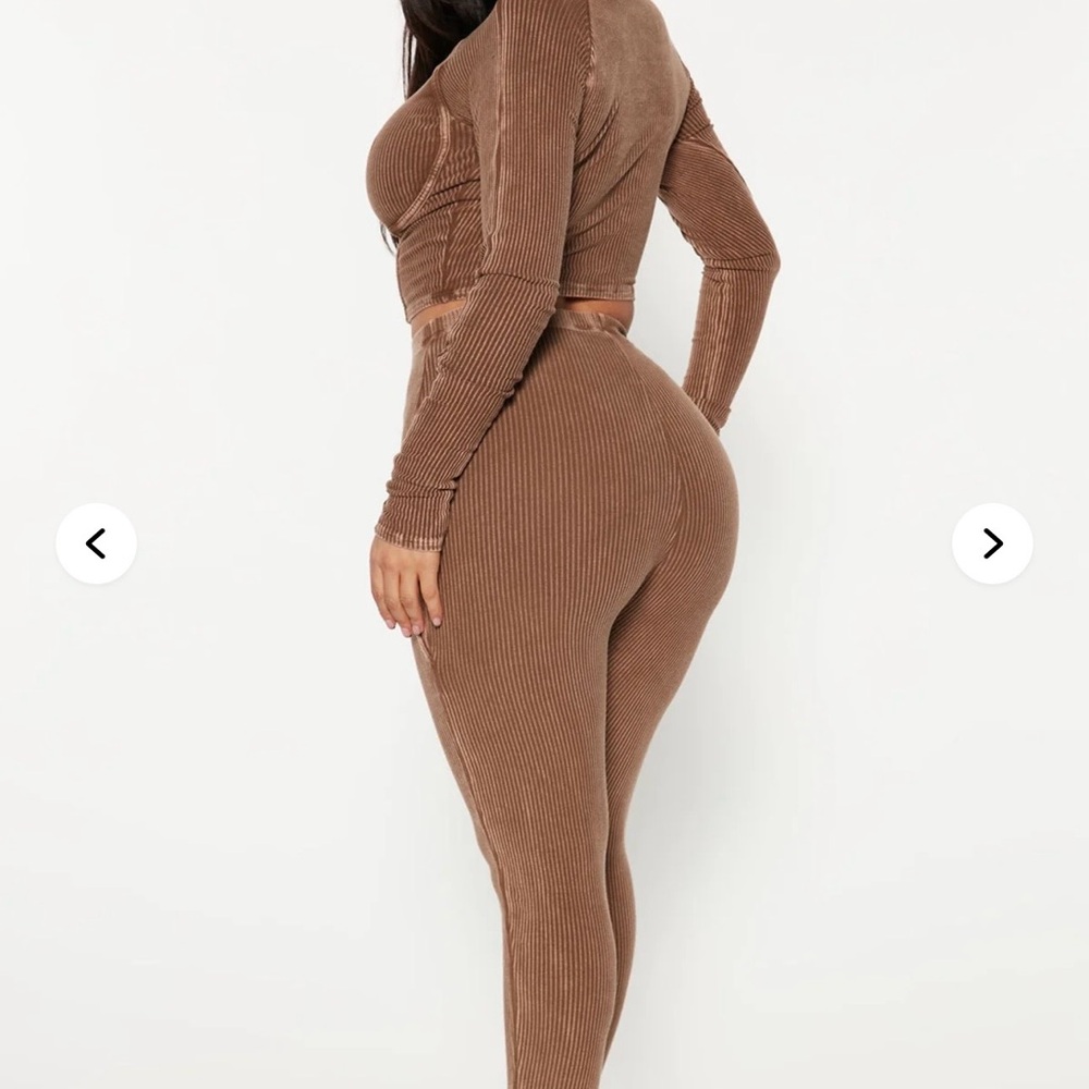 Brown Ribbed Long Sleeve Jumpsuit - Picture 2 of 2